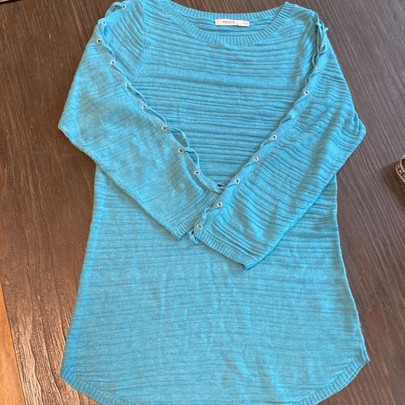 Ricki’s teal blue light sweater in size extra small. - Picture 5 of 9